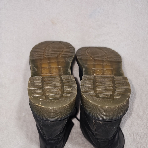 Dr. Martens Boots Size 6. - Picture 13 of 14